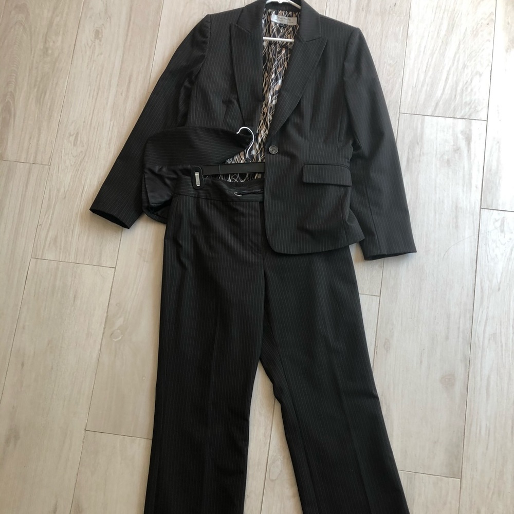 Tahari by Arthur Levine suit